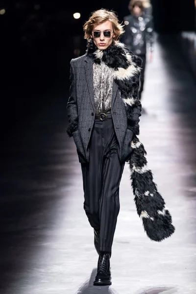 Look 63